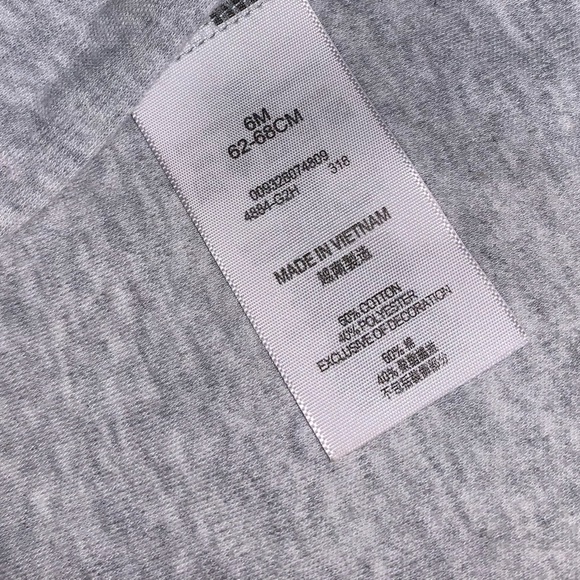 5 for $10 Levi’s EUC Gray Super Soft Longsleeve Zip Up Footed Onsie size 6M - Picture 6 of 7